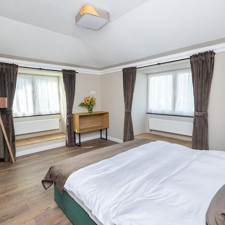 B59 Boutique Hotel Câmpulung Moldovenesc エクステリア 写真