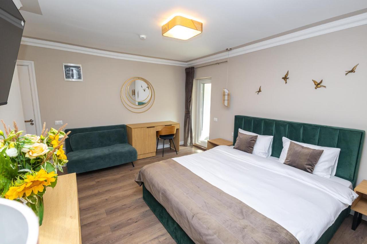 B59 Boutique Hotel Câmpulung Moldovenesc エクステリア 写真