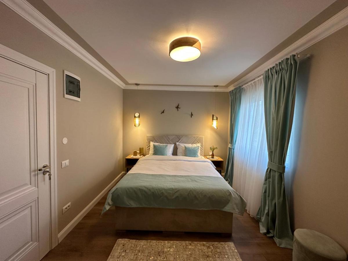 B59 Boutique Hotel Câmpulung Moldovenesc エクステリア 写真