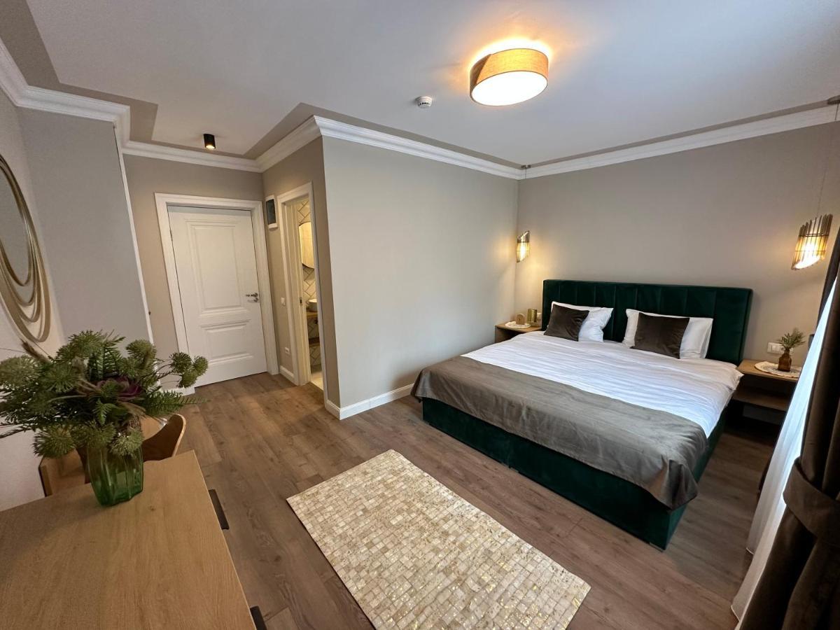 B59 Boutique Hotel Câmpulung Moldovenesc エクステリア 写真