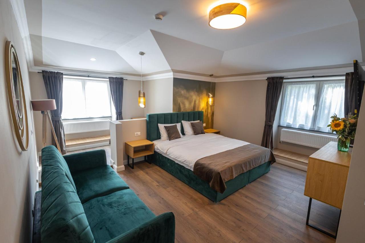B59 Boutique Hotel Câmpulung Moldovenesc エクステリア 写真