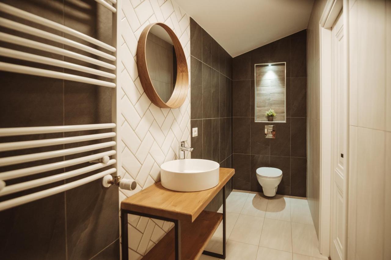 B59 Boutique Hotel Câmpulung Moldovenesc エクステリア 写真
