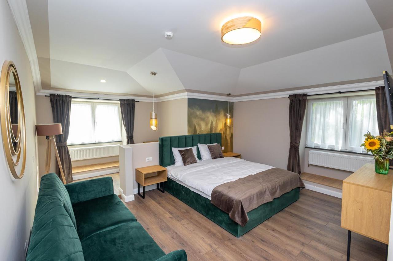 B59 Boutique Hotel Câmpulung Moldovenesc エクステリア 写真