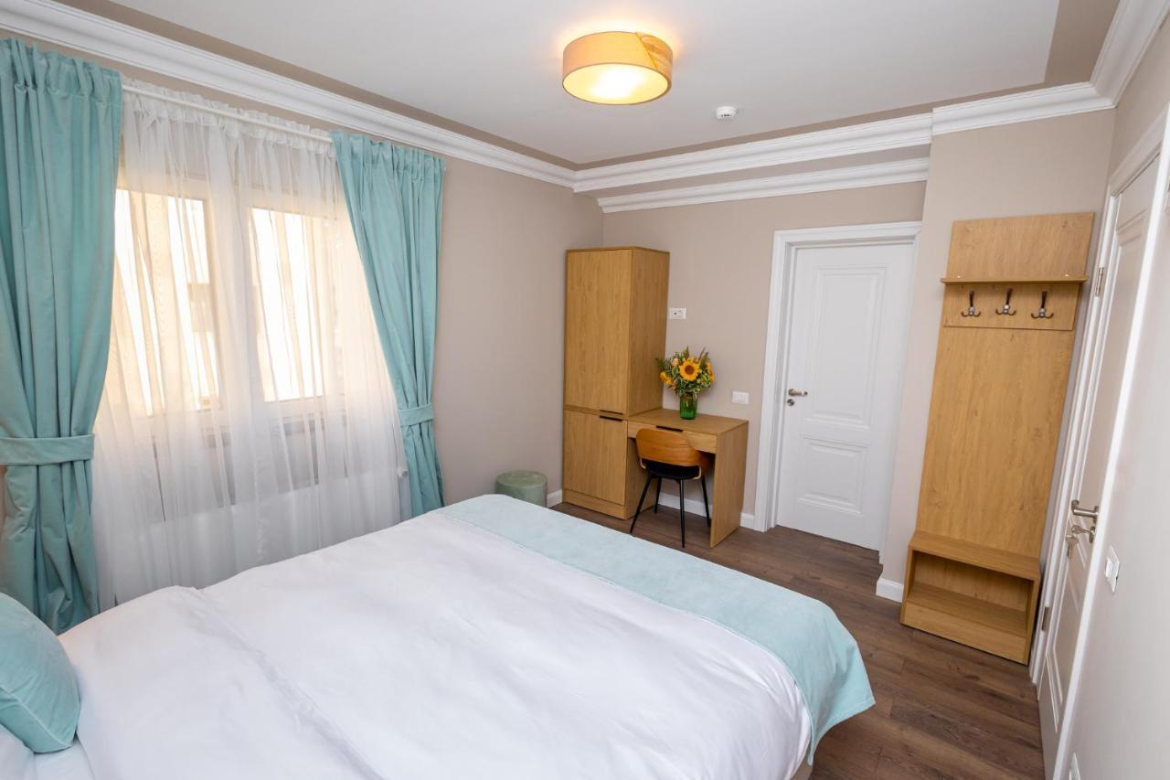 B59 Boutique Hotel Câmpulung Moldovenesc エクステリア 写真